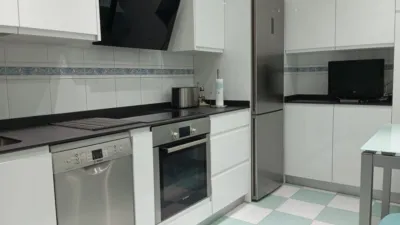 Piso en alquiler en Avenida de la Paz, cerca de Calle de la Duquesa de la Victoria, Centro (Logroño) de 950 €<span>/mes</span>