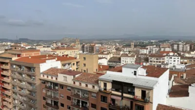 Piso en alquiler en Calle Solidaridad, Centro (Logroño) de 1.300 €<span>/mes</span>