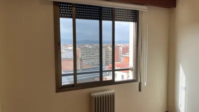 Piso en alquiler en Calle Solidaridad, Centro (Logroño) de 1.300 €<span>/mes</span>