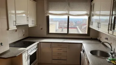 Piso en alquiler en Calle Solidaridad, Centro (Logroño) de 1.300 €<span>/mes</span>
