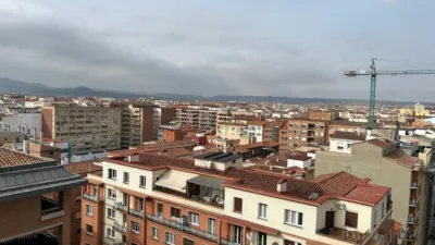 Piso en alquiler en Calle Solidaridad, Centro (Logroño) de 1.300 €<span>/mes</span>