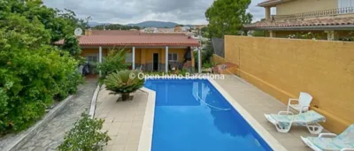 Chalet on Avinguda del Montseny photo 3