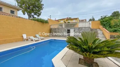 Chalet on Avinguda del Montseny photo 4