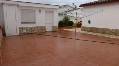 Chalet en venta en Carrer dels Cirerers, Urbanitzacions del Nord (Lloret de Mar) de 399.000 €