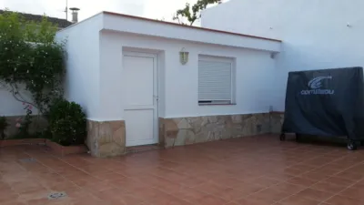 Chalet en venta en Carrer dels Cirerers, Urbanitzacions del Nord (Lloret de Mar) de 399.000 €