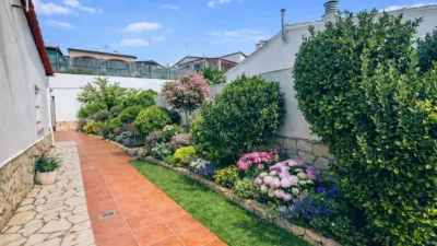 Chalet en venta en Carrer dels Cirerers, Urbanitzacions del Nord (Lloret de Mar) de 399.000 €