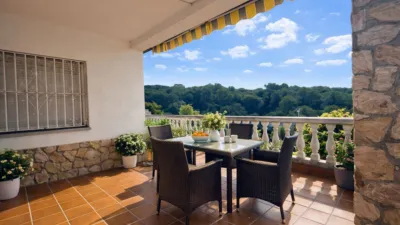 Chalet en venta en Carrer dels Cirerers, Urbanitzacions del Nord (Lloret de Mar) de 399.000 €