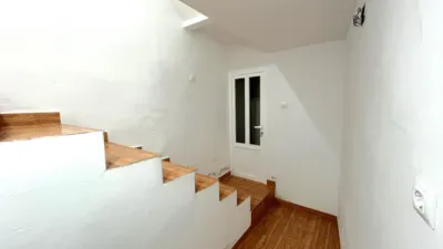 Terraced House in Town Centre photo 17