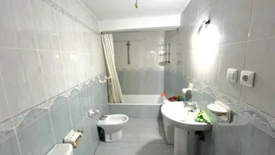 Terraced House in Town Centre photo 22