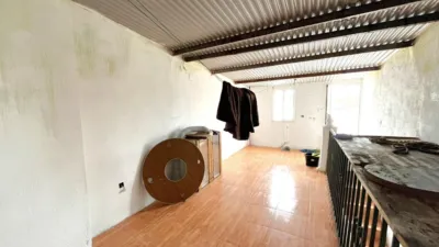 Terraced House in Town Centre photo 25