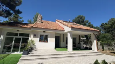 Chalet en venta en Calle de los Nardos, 47, Marugán de 369.000 €