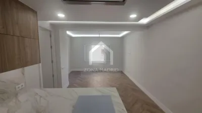 Apartment on Calle de Fernán González photo 16