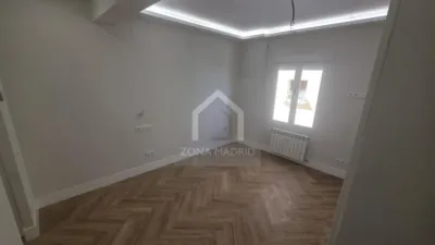 Apartment on Calle de Fernán González photo 17