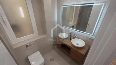 Apartment on Calle de Fernán González photo 18