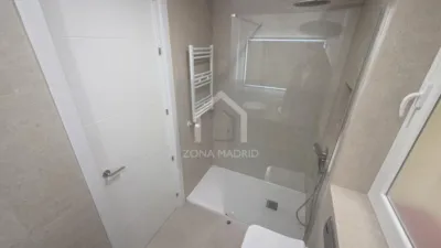Apartment on Calle de Fernán González photo 19
