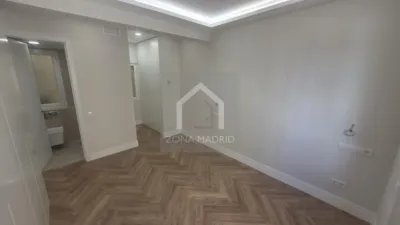 Apartment on Calle de Fernán González photo 22