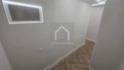 Apartment on Calle de Fernán González photo 5