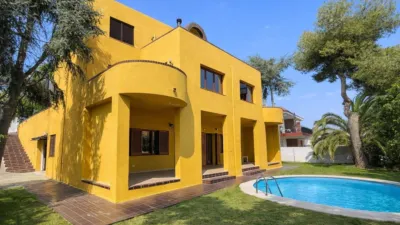 Chalet on Carrer de Villar de Grau photo 2