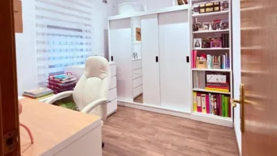 Chalet en venta en Terrassa, Les Arenes-Can Montllor-La Grípia (Distrito La Grípia-Sant Llorenç. Terrassa) de 373.000 €