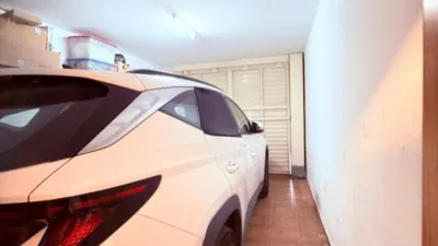 Chalet en venta en Terrassa, Les Arenes-Can Montllor-La Grípia (Distrito La Grípia-Sant Llorenç. Terrassa) de 373.000 €