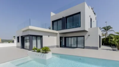 Chalet en venta en Campoamor, Dehesa de Campoamor-Aguamarina (Distrito Orihuela Costa. Orihuela) de 1.195.000 €
