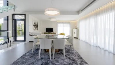 Chalet en venta en Campoamor, Dehesa de Campoamor-Aguamarina (Distrito Orihuela Costa. Orihuela) de 1.195.000 €