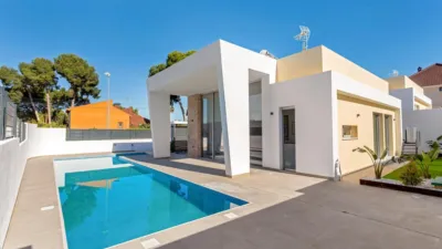 Chalet on Calle Angel Garcia Rogel-Bal, No. 21 photo 48