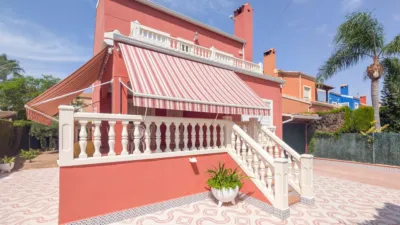 Chalet on Carrer Pino Verde photo 4