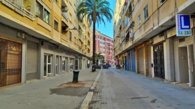 Local comercial en venta en Carrer de les Palmeres, Alaquàs de 79.900 €