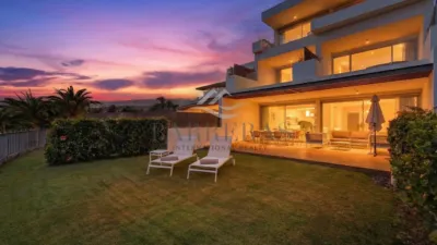 Duplex on Calle Josefina de La Torre photo 6