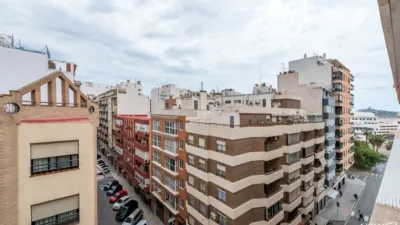 Apartment on Calle del Pintor Aparicio photo 2