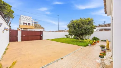 Chalet en venta en los Gallos, La Soledad-La Coquina-Los Gallos (Chiclana de la Frontera) de 336.000 €