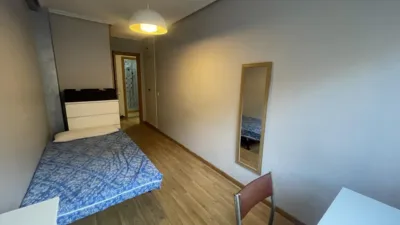Habitación en alquiler en Calle del Monasterio de Carracedo, Centro (Ponferrada) de 230 €<span>/mes</span>