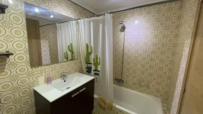 Habitación en alquiler en Calle del Monasterio de Carracedo, Centro (Ponferrada) de 230 €<span>/mes</span>