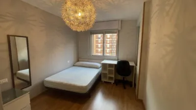 Habitación en alquiler en Calle del Monasterio de Carracedo, Centro (Ponferrada) de 230 €<span>/mes</span>