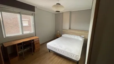 Habitación en alquiler en Calle del Monasterio de Carracedo, Centro (Ponferrada) de 230 €<span>/mes</span>