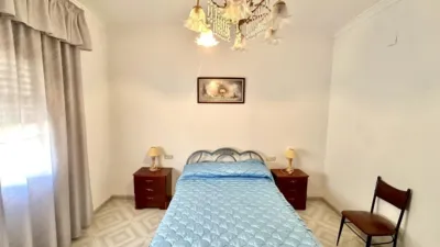 Chalet en venta en Calle del Doctor Fleming, Humilladero de 199.000 €