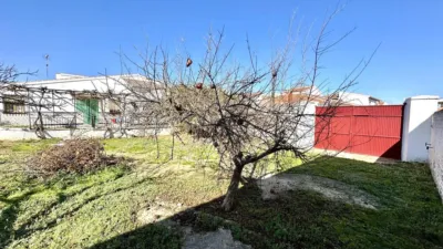 Chalet en venta en Calle del Doctor Fleming, Humilladero de 199.000 €