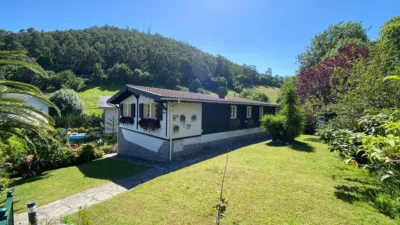 Chalet en venta en Calle Barrio Brazomar, Número 46, Cotolino (Castro Urdiales) de 650.000 €