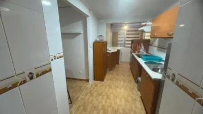Piso en alquiler en Calle Victoria Domínguez Cerrato, cerca de Calle José Sebastián Bandarán, La Oliva-Polígono Sur (Distrito Sur. Sevilla Capital) de 1.290 €<span>/mes</span>