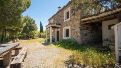 Rustic Finca on Avenida Andalucia, No. 30 photo 2