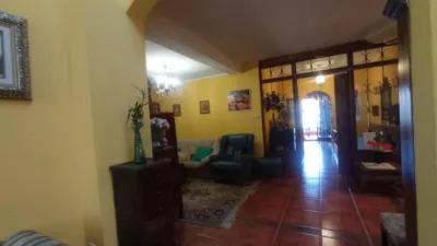 House in Centre photo 17