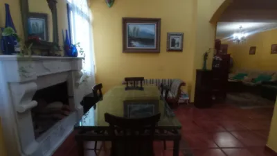 House in Centre photo 19