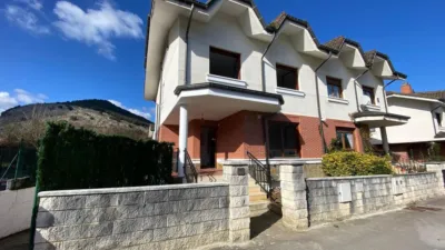Casa adosada en venta en Calle Barrio Sámano-Helguera, Sámano (Castro Urdiales) de 335.000 €