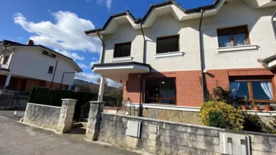 Casa adosada en venta en Calle Barrio Sámano-Helguera, Sámano (Castro Urdiales) de 335.000 €