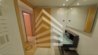 Apartment on Carrer de Rosa Sensat photo 24