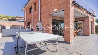 Chalet on Carrer del Mossèn Jacint Verdaguer photo 4