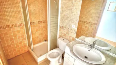 Apartment on Carrer de les Borges Blanques photo 16
