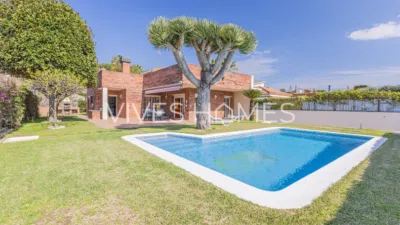 Chalet en Carrer Olivers photo 3