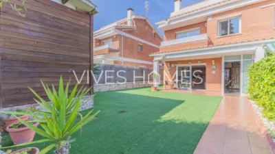 Chalet on Carrer del Puigmal photo 2